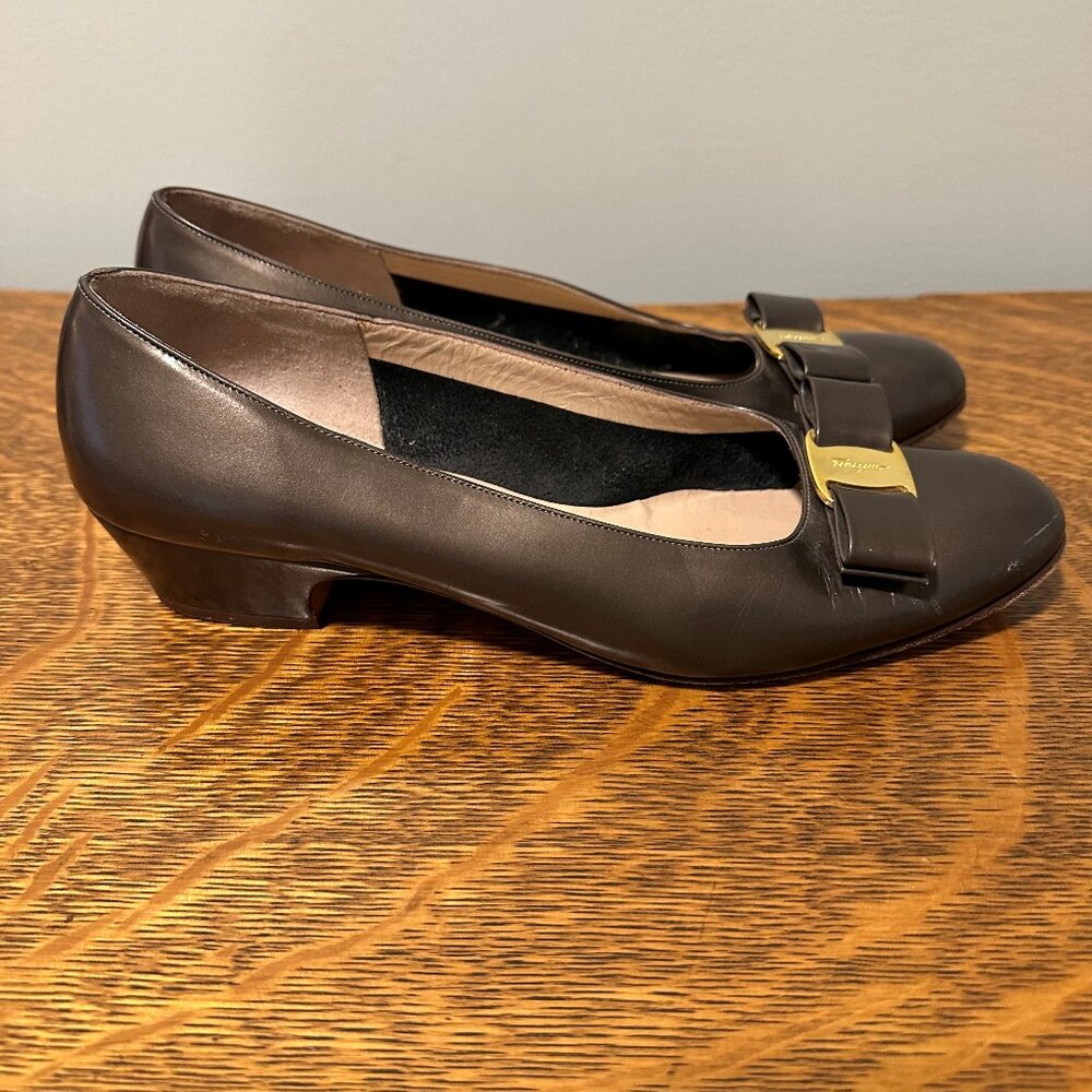 Vintage Salvatore Ferragamo Vera Pump - Picture 3 of 15